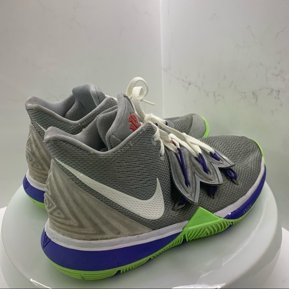 Nike Kyrie 5 Wolf Grey Lime Blast size 3.5 youth - Picture 9 of 13
